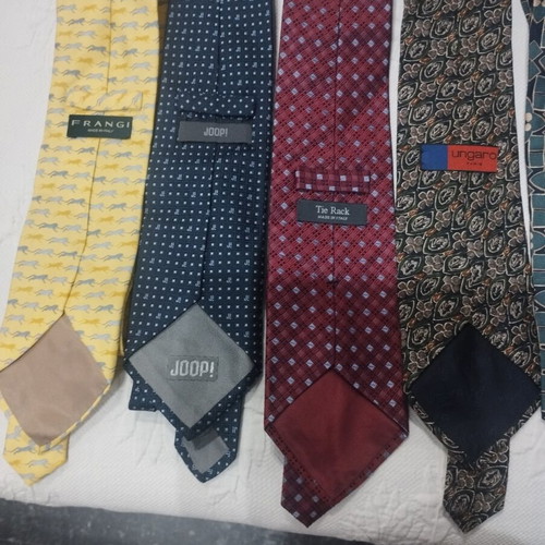 Branded men's ties pack of 8 used, 100% silk