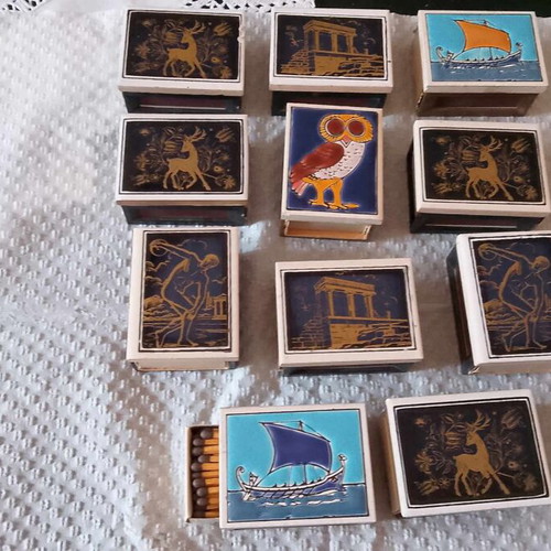 Collectible 1970 matchboxes like new, pack of 11 with tile and enamel