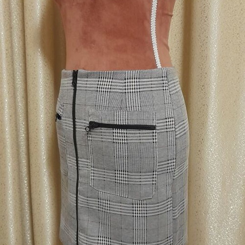 Zara checked skirt with zipper like new, size M, gray