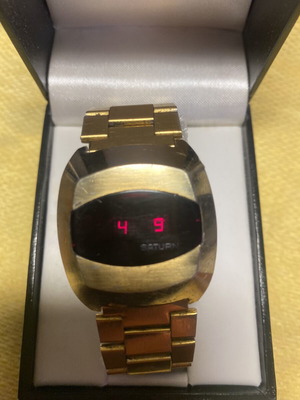 Ρολόι Saturn solid state LED quartz vintage μεταχειρισμένο, χρυσαφί