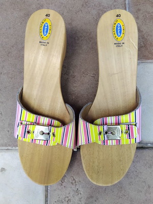 Dr. Scholl's Pescura Heel Vintage Wooden Clogs size 40 like new, multicolor