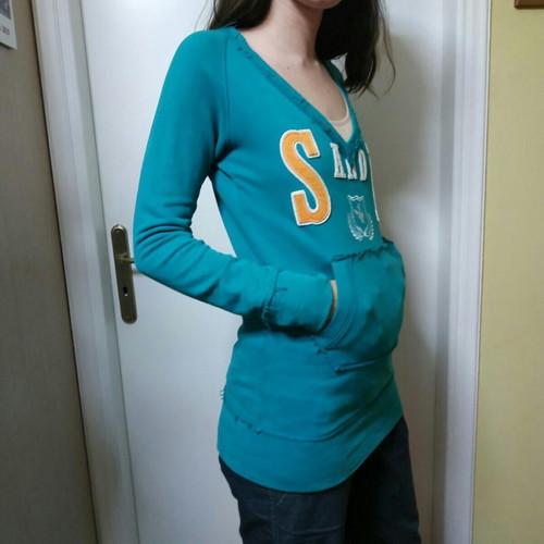 SugarFree turquoise V-neck long sweatshirt, small