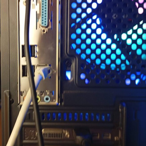 PC i5 3470 with 16GB RAM and AMD Radeon R9 280