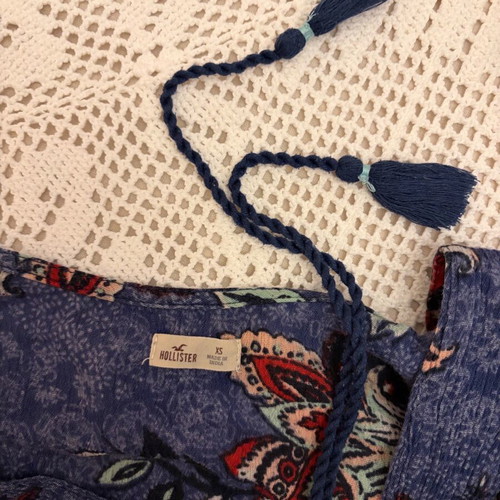 Hollister floral boho wrap blouse like new, blue and red