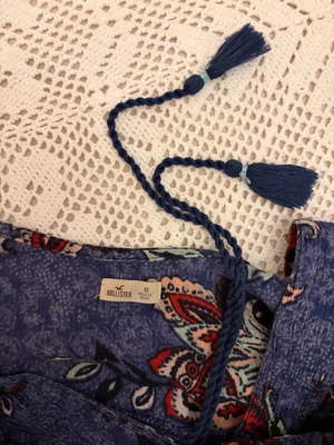 Hollister floral boho wrap blouse like new, blue and red