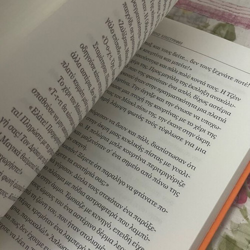 Mary Poppins Comes Back hardcover edition like new