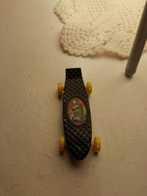 Kinder skateboard toy like new