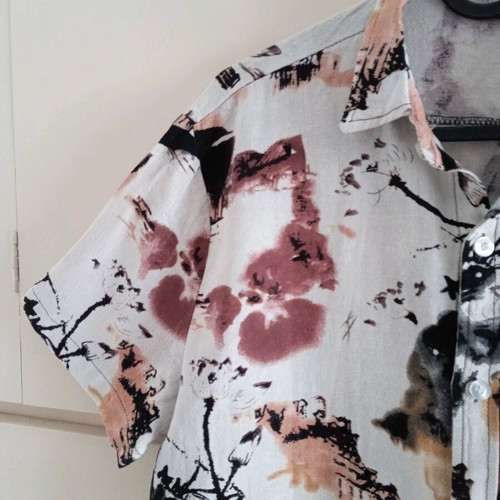Summer shirt like new, size Small