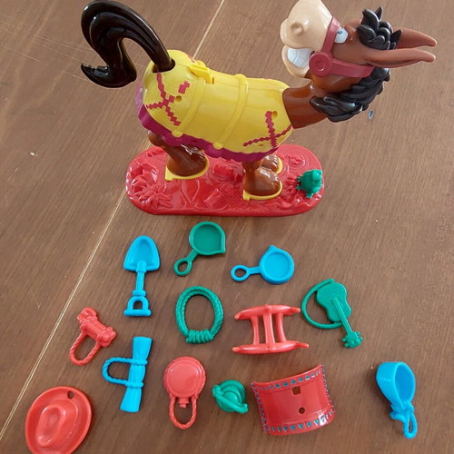 Buckaroo game like new for ages 4+