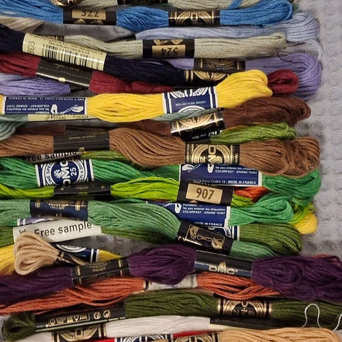 Κλωστές μουλινέ DMC και Cotton Perle μεταχειρισμένες, σετ με 210 χρώματα