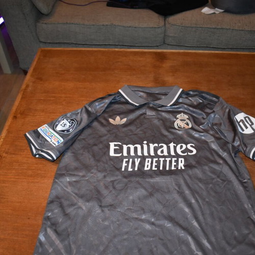 Real Madrid No 8 Valverde Jersey like new official replica