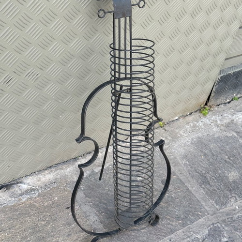 Old metal CD case used, dimensions 70x32 cm