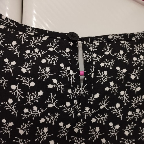 Black midi dress with long sleeves and elastic, like new