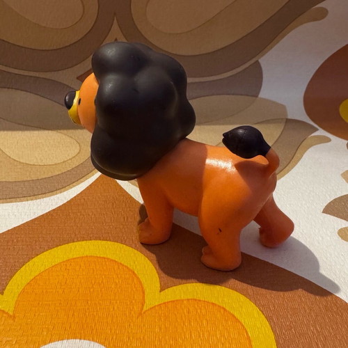 Lion figure like new from children's story 12cm