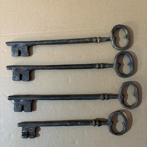 Keys used, set of 4, 100 years old antiques