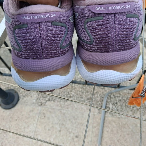 Asics Gel-Nimbus 24 women's running shoes like new, size 39, Barely Rose