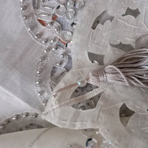 Table linen embroidered with pearls like new