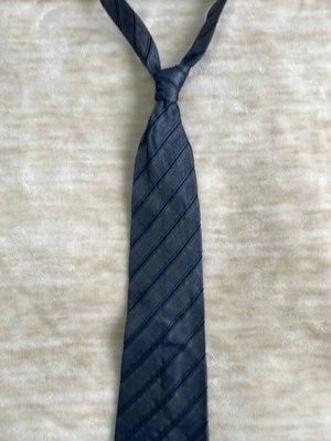 Hugo Boss silk tie like new, blue