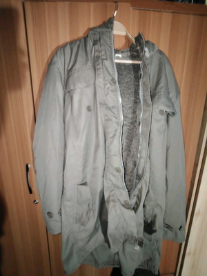 Khaki jacket XL with removable fur used