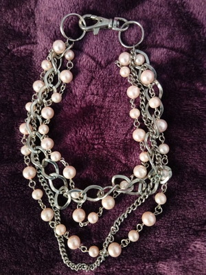 Necklace with five strands like new, gray