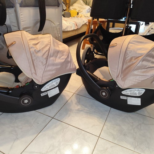 Chipollino Duo Smart twin stroller with car seats and accessories