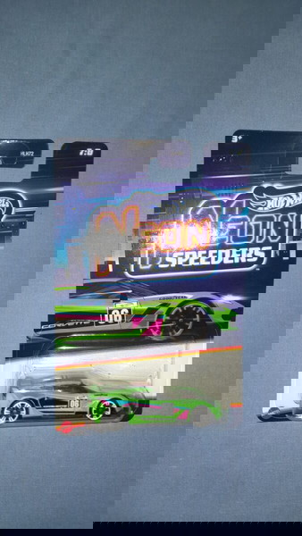 HOT WHEELS NEON SPEEDERS CORVETTE C7 Z06