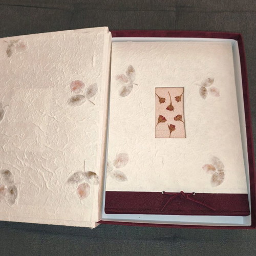 Photo album with rice paper new, 30 pages with box and vinyl photo corners