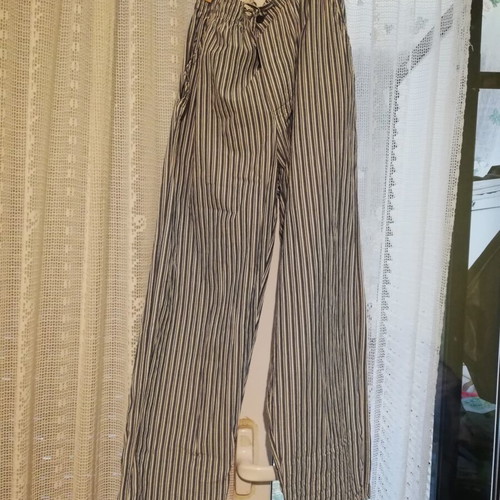 Striped blue pants medium, like new, cotton with pockets
