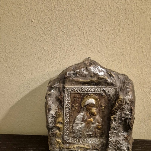 Image on stone like new, height 13 cm