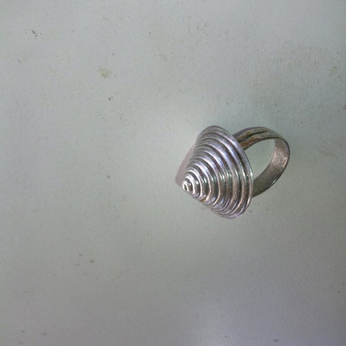 Silver 925 ring with spiral design like new