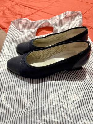 Blue women's pumps used size 38
