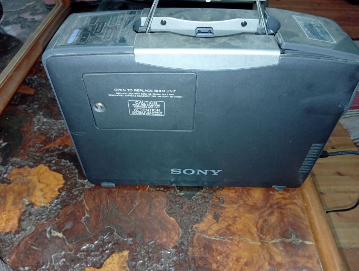 Sony LCD projector Model CPJ-D500 used - € 49,00 - Vendora.cy