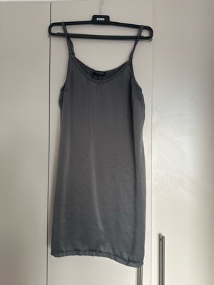 Laperla 100% silk top like new, grey, sizes L and XL