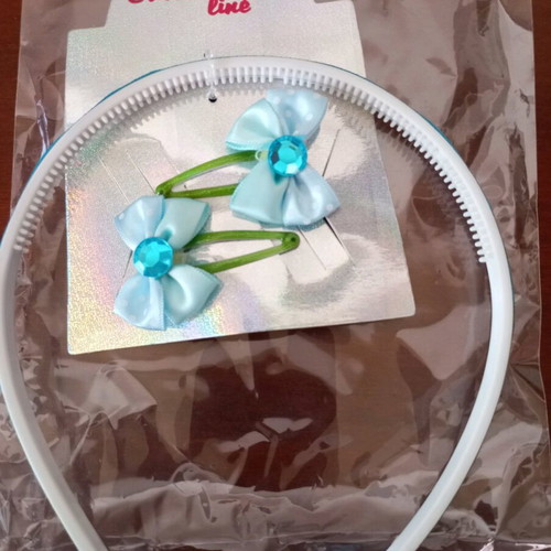 Children's hair clips set with headband new, white and turquoise