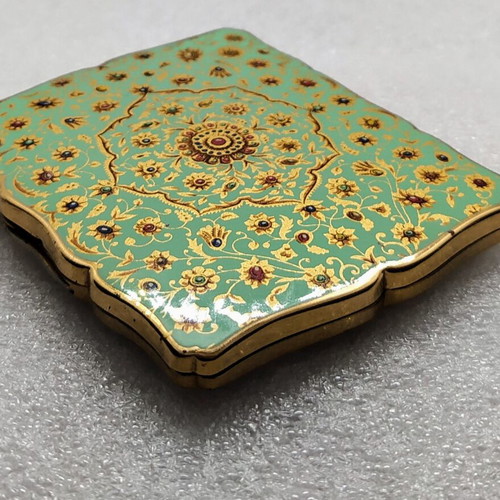 Vintage retro Stratton powder compact 50s/60s like new with mirror and baroque design