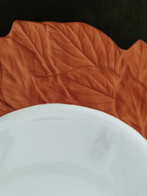 Ceramic serving platter "Lemon Leaf" like new