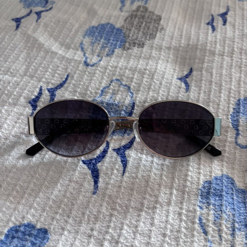 Guess sunglasses, black and silver