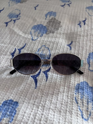 Guess sunglasses, black and silver