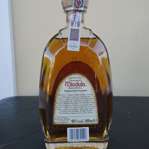 Miodula vodka new, aged in oak barrels 500 ml 40% alcohol