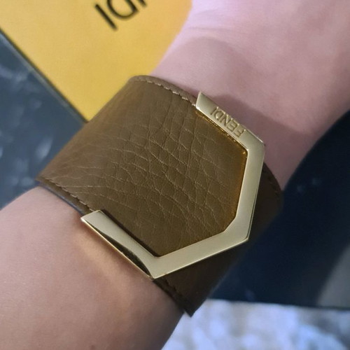 Fendi leather bracelet cuff new, brown