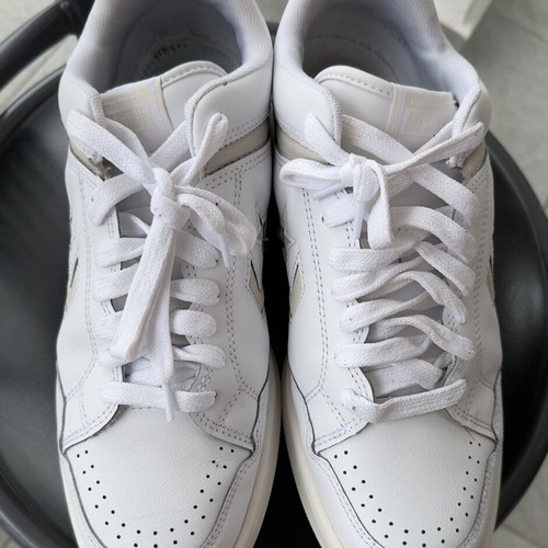 Converse white leather sneakers EU 43, 27.5 cm