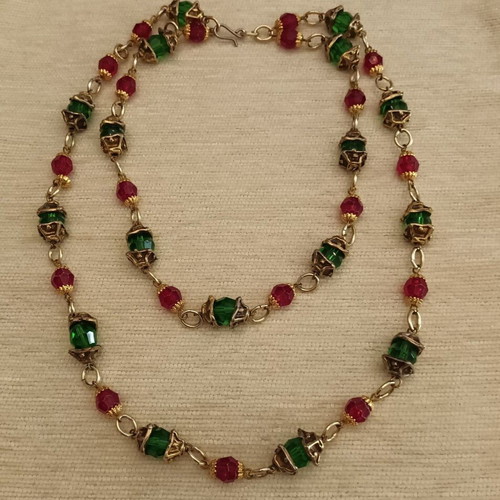 Vintage long necklace with glass beads, adjustable clasp