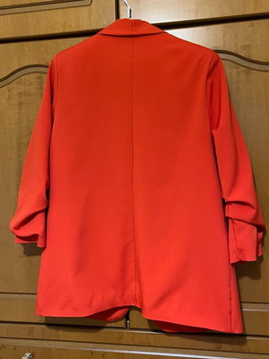 Benissimo red jacket medium new