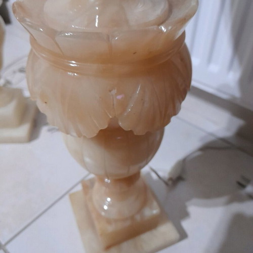 Alabaster vintage lamps set of 2 in excellent condition
