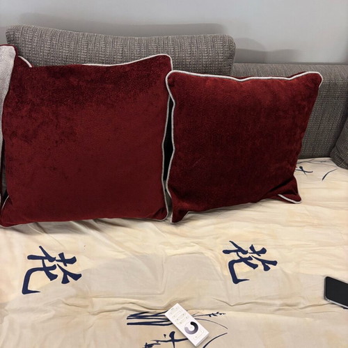Decorative pillows like new, burgundy with gray details, set of 2