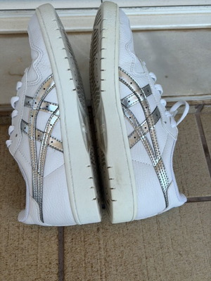 Asics women's athletic shoes, white, size 37.5