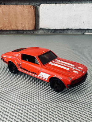 Hot Wheels '67 Mustang Fastback metal toy car 1:64 scale