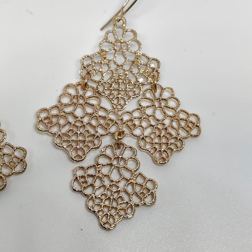 Gold Filigree Earrings like new, lightweight, hook clasp
