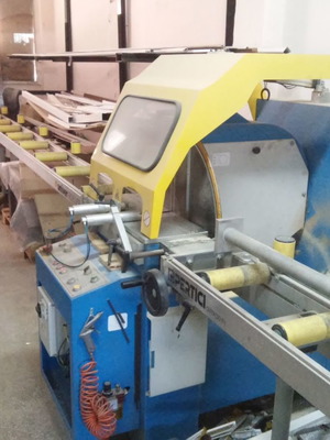 Αυτόματο πριόνι, παντογράφος και κομφλέρ μεταχειρισμένα για προφίλ αλουμινίου