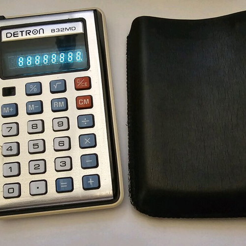 Detroit 832md vintage calculator like new with video display and vfd screen